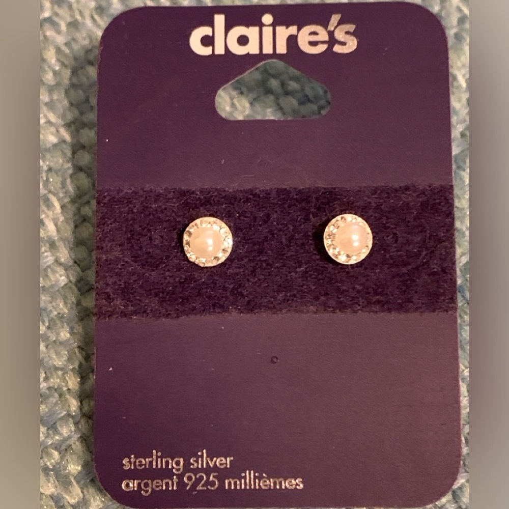 Claire’s post earrings NWT pearl rhinestone style